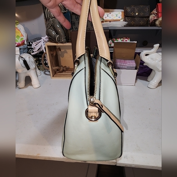 Good used condition see pics missing shoulder strap see pics - Picture 3 of 8